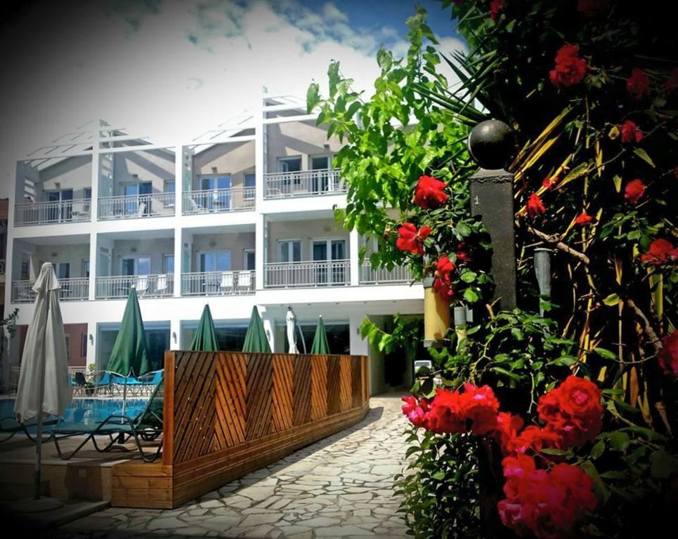 Aggelos Apartments & Deluxe Studios Nidhrion Exteriör bild